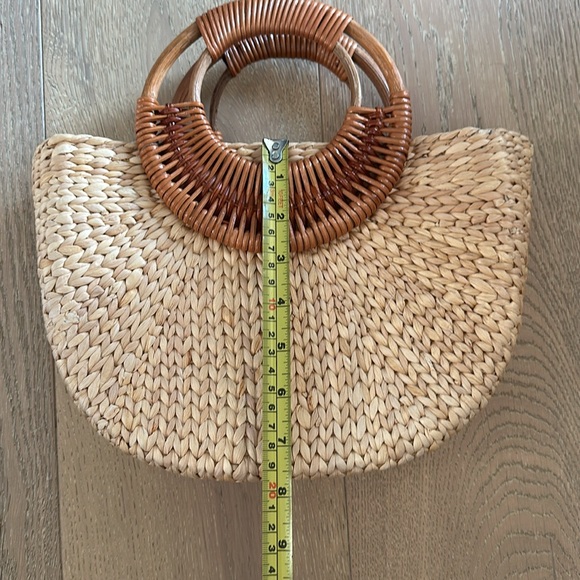 Top Handle Woven Straw Summer Tote Bag - Picture 9 of 11